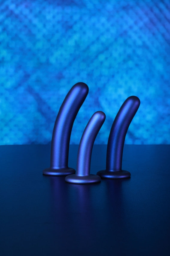 Smooth G-Spot Dildo with suction cup Metallic Blue - 17.7cm