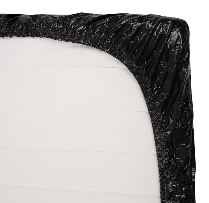 Lacquered double mattress cover sheet with corners