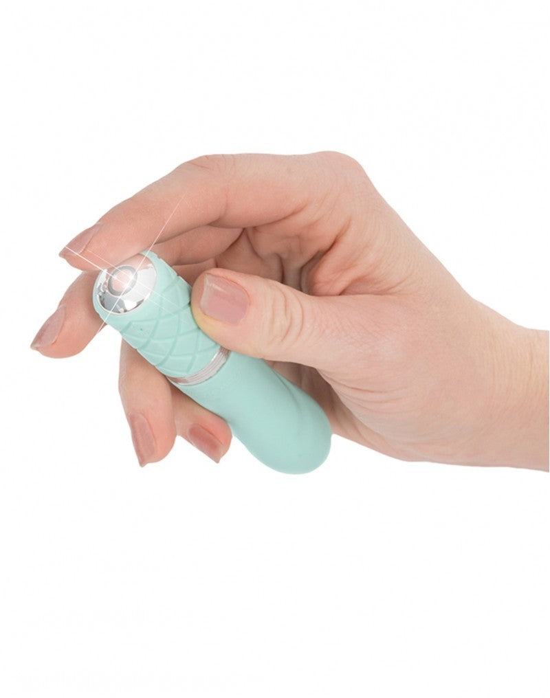 Vaginal vibrator stimulator in blue silicone rechargeable mini vibrating phallus